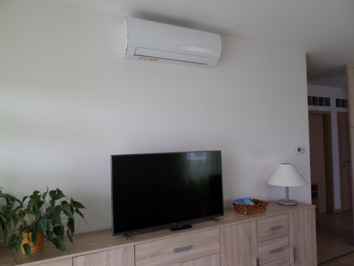 Lakoparki Apartman 베스프렘 외부 사진