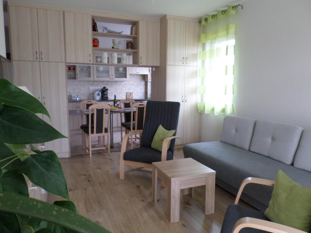 Lakoparki Apartman 베스프렘 외부 사진