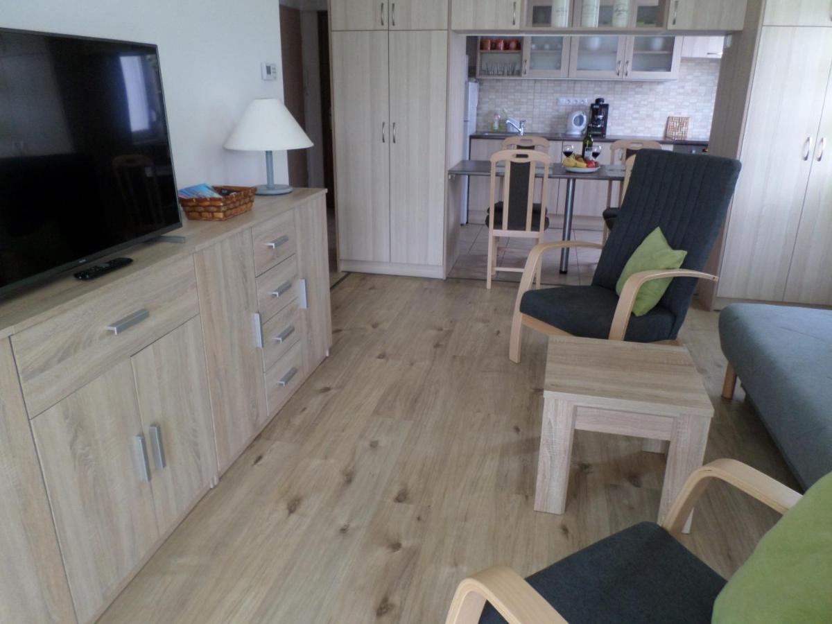 Lakoparki Apartman 베스프렘 외부 사진