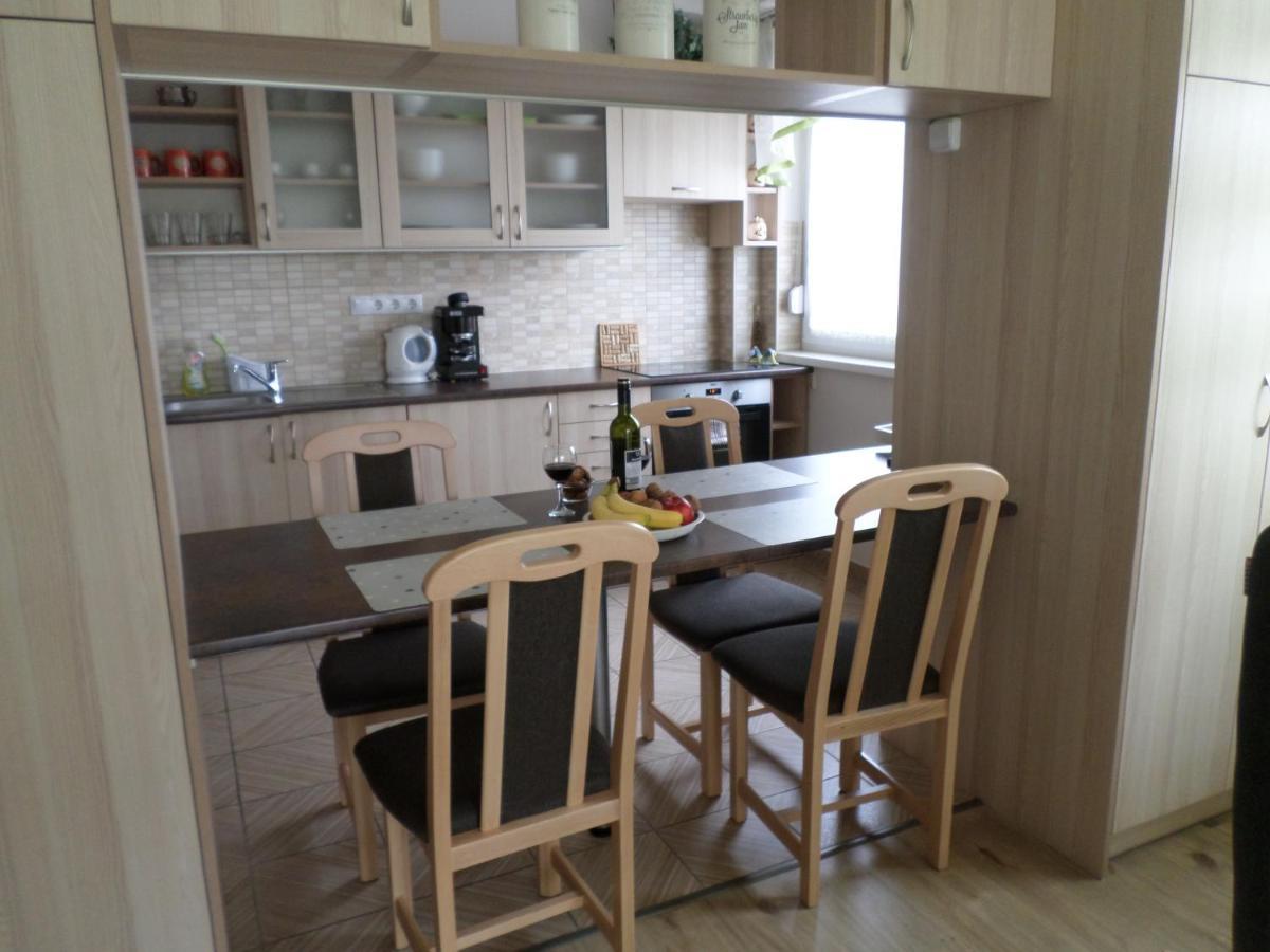 Lakoparki Apartman 베스프렘 외부 사진