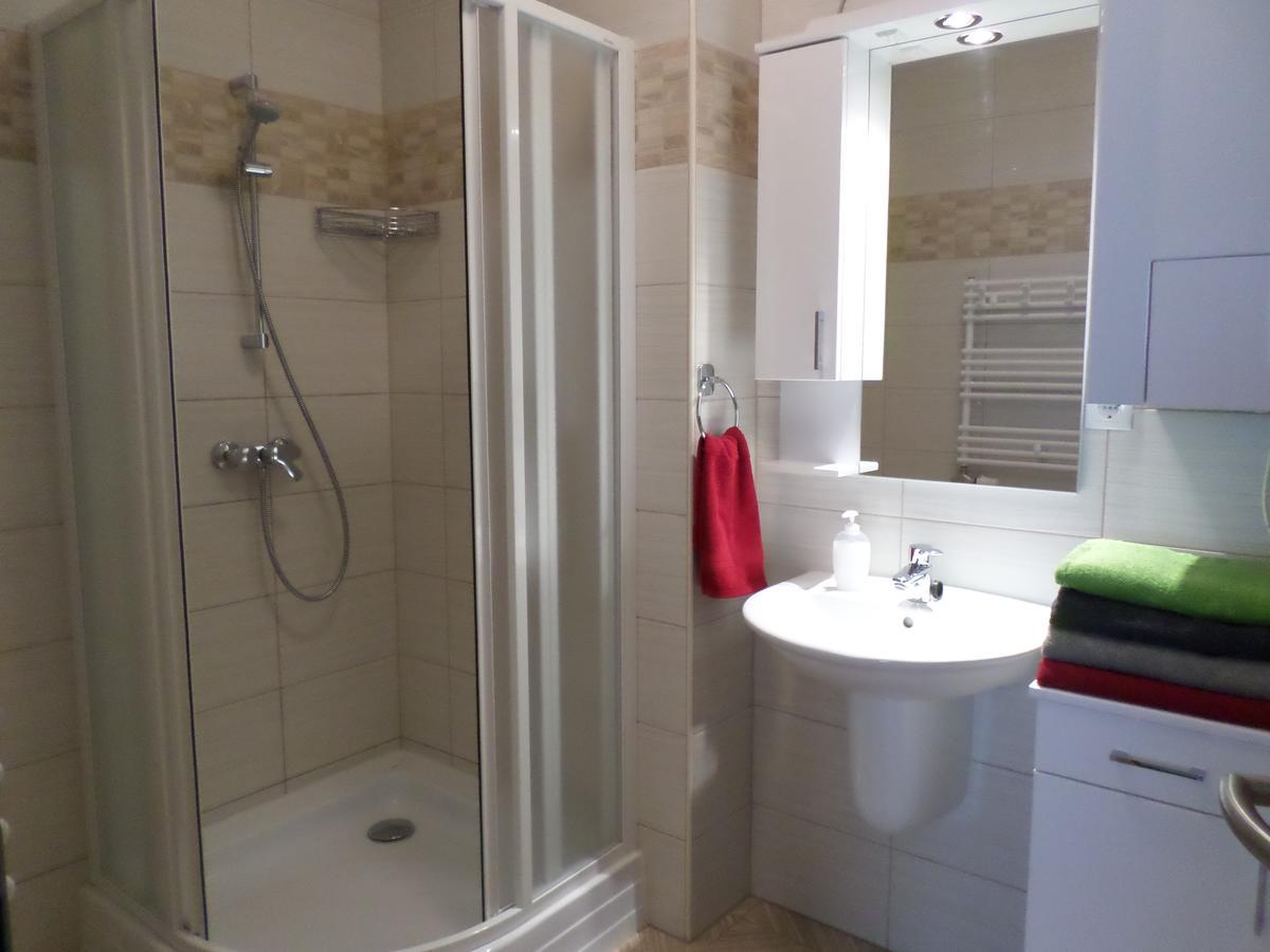 Lakoparki Apartman 베스프렘 외부 사진