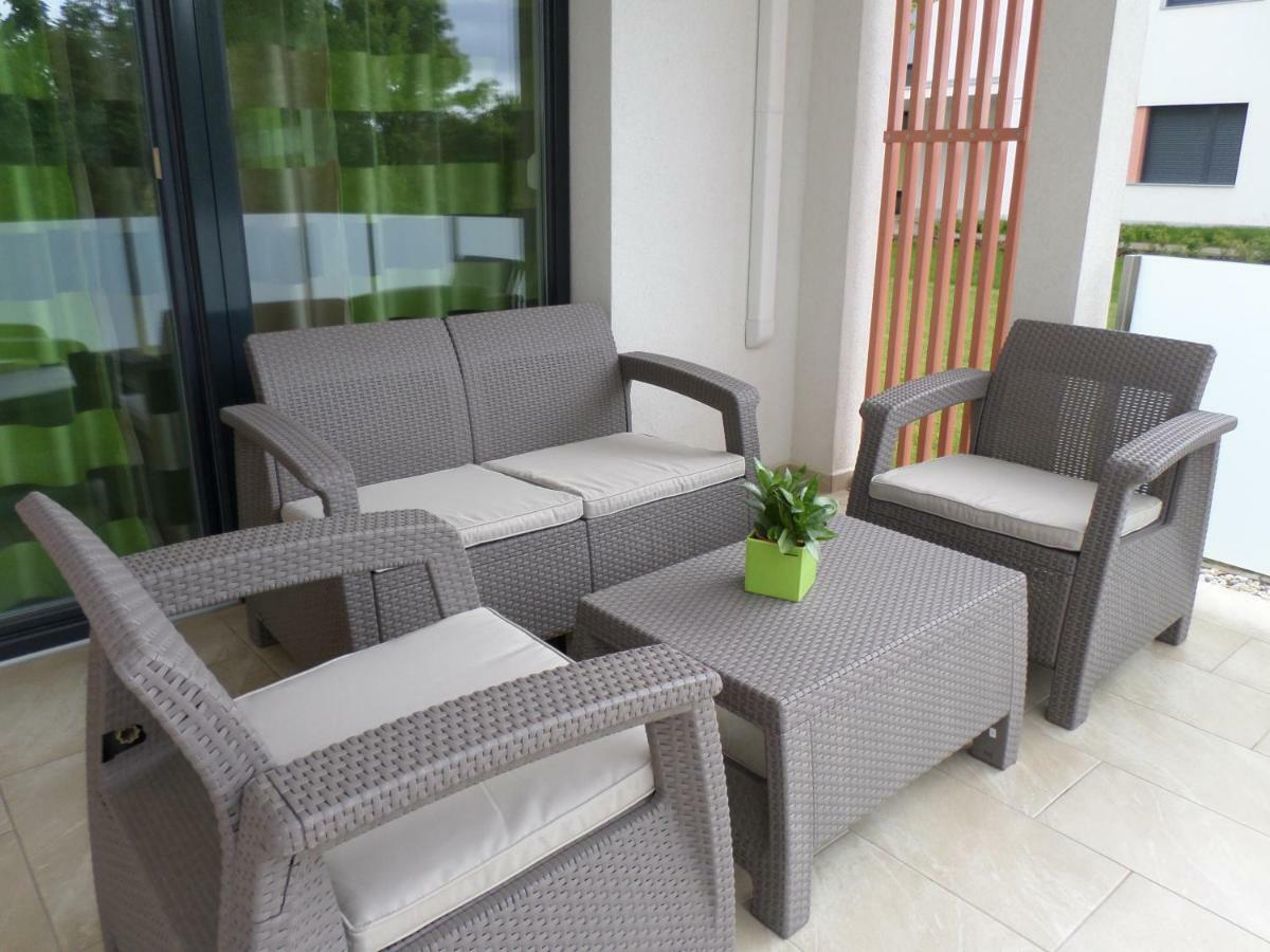 Lakoparki Apartman 베스프렘 외부 사진